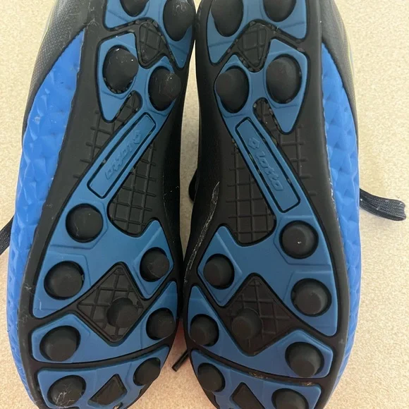 Lotto Blue  and Black Soccer  Cleats Performance Athletic Shoes - Picture 3 of 3